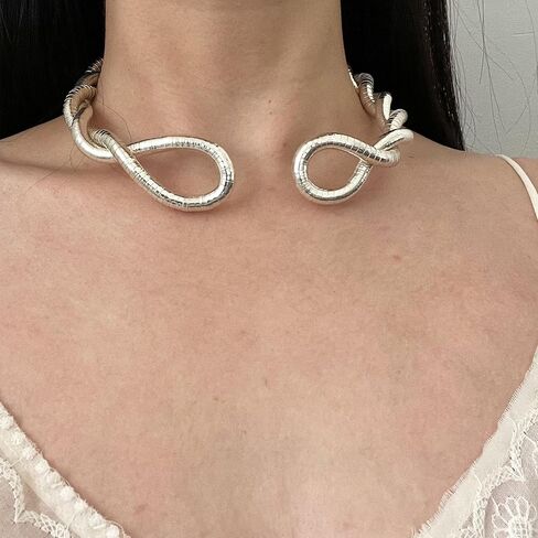 Bendable Snake Necklace Flexible Snake Bracelet Choker Necklace Snake Halloween Gifts in Saudi Arabia