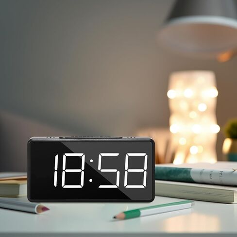 ساعة رقمية صغيرة، ساعة رقمية صغيرة مقاس 4 × 2 بوصة، USB أو مصباح LED يعمل بالبطارية مع إعدادين للضوء، وظيفة غفوة التوقيت باللون الأسود للمنزل والمكتب والفندق الصغير in Kuwait