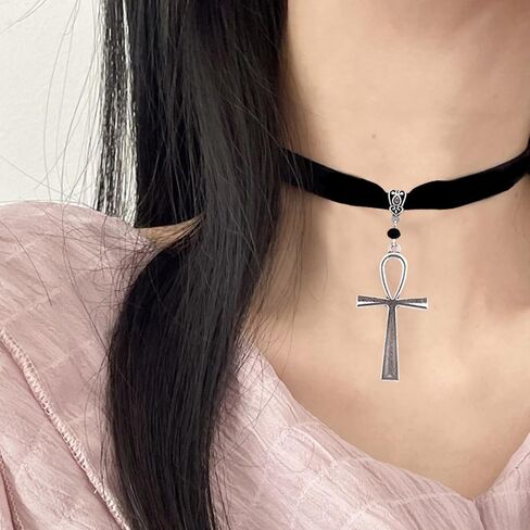 Choker Necklace for Women Black Choker Velvet Heart Necklaces Cross Gothic Chokers Punk Classic Rose Jewelry Christmas Accessories in Saudi Arabia