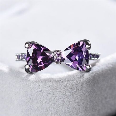 Purple-red zircon rings, colored diamonds in Saudi Arabia