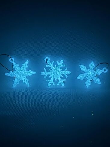 Christmas Gold Snowflake Ornament Glow in The Dark, 6 Gold Snowflakes Add a Touch of Winter Magic to Your Holiday Decorations in Saudi Arabia