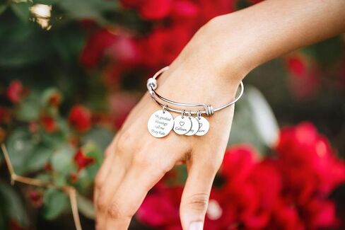 Personalized Grandma Bracelet, Engraved Children's Names, Ideal Gift for Mother's Day, Christmas, Birthday, My greatest blessings call me... in Saudi Arabia