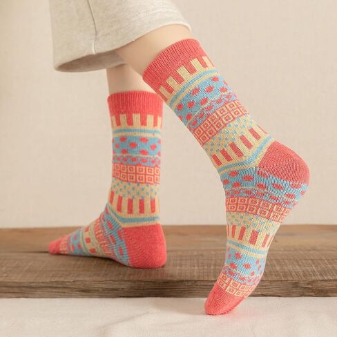 5 أزواج من الجوارب الشتوية للنساء، جوارب سميكة دافئة وناعمة مقاس 2 5-9/9-11 in Kuwait