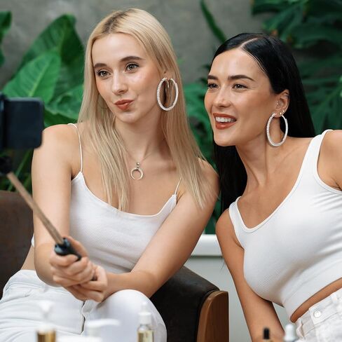 5 أزواج كبيرة حجر الراين هوب الأقراط مجموعة 3-7 سم كبيرة سباركلي جولة الأطواق الفضة كريستال سباركلي بلينغ رقيقة جولة أقراط حزب خفيفة الوزن القرط مجوهرات للنساء مجوهرات حفل زفاف تاريخ هدية in Kuwait