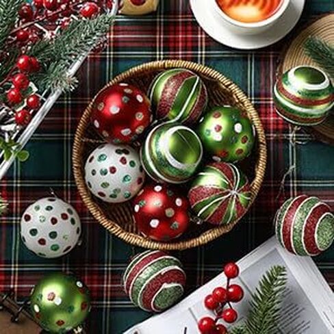 12 قطعة من زخارف كرة عيد الميلاد للشجرة، 2.4 بوصة لمبات معلقة لامعة لتزيين شجرة عيد الميلاد باللونين الأحمر والأخضر in Kuwait