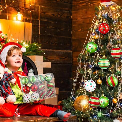 12 قطعة من زخارف كرة عيد الميلاد للشجرة، 2.4 بوصة لمبات معلقة لامعة لتزيين شجرة عيد الميلاد باللونين الأحمر والأخضر in Kuwait