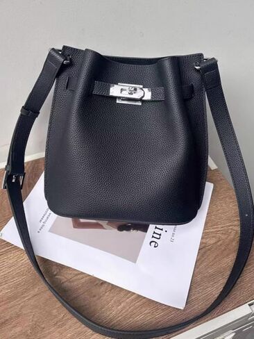 Tuyana — genuine leather crossbody bag in Kuwait