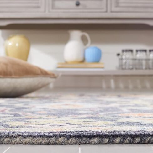 سجادة SAFAVIEH Blossom Collection - 2'3" x 8'، رمادي داكن ومريمية، تصميم زهور، صوف مصنوع يدويًا، مثالية لغرفة المعيشة وغرفة النوم وغرفة الطعام (BLM465H-28) in Kuwait