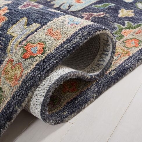 سجادة SAFAVIEH Blossom Collection - 2'3" x 8'، رمادي داكن ومريمية، تصميم زهور، صوف مصنوع يدويًا، مثالية لغرفة المعيشة وغرفة النوم وغرفة الطعام (BLM465H-28) in Kuwait