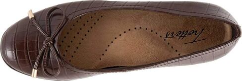 صندل مسطح للسيدات من Trotters Dellis in Kuwait