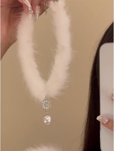 Snowflake Choker Necklace for Women Christmas Necklaces Fluffy Pom Pom Snowflake Pearl Pendant Choker for Women Winter Jewelry Gift in Saudi Arabia