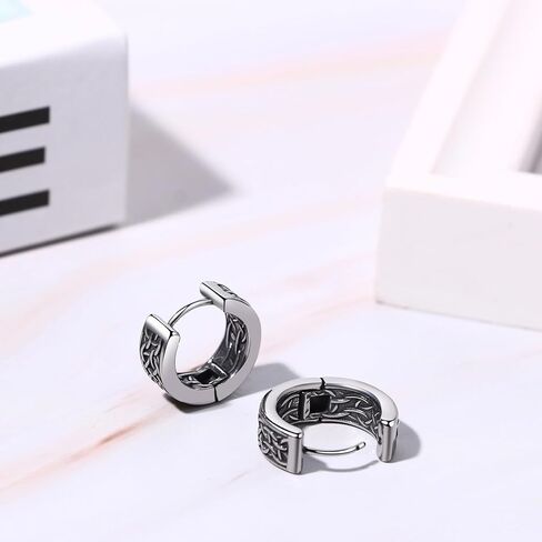 OIDEA Viking Wolf Huggie Earrings for Men: Punk Gothic Stainless Steel Huggie Hoop Earrings Norse Amulet Wolf Jewelry Gifts for Men and Women in Saudi Arabia