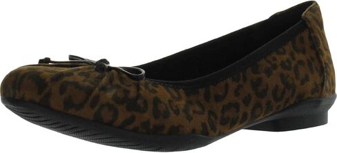 حذاء باليه نسائي من Clarks Sara Aster مصنوع من الجلد السويدي سهل الارتداء بلون أسمر 7.5 متوسط ​​(B,M) in Saudi Arabia