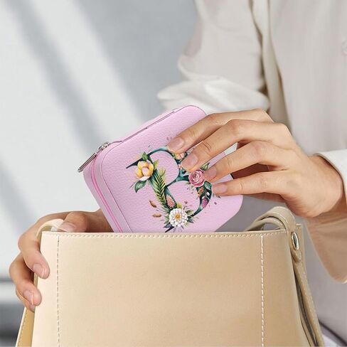 صندوق مجوهرات Monogram قابل للحمل، صندوق مجوهرات مطبوع، قطعة واحدة من صندوق مجوهرات وردي صغير الحجم، حقيبة مجوهرات للسفر، حقيبة سفر منظمة، صندوق تخزين، حامل مجوهرات للقلادة، الأقراط، الخواتم، السوار (حرف B) in Saudi Arabia