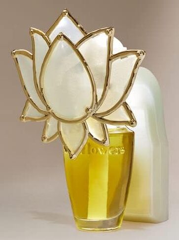 Bath and Body Works Wallflowers Pluggable Home Fragrance Diffuser - White Lotus Flower in Saudi Arabia