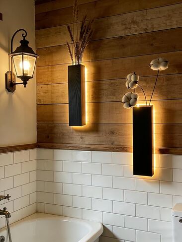 الأوكالبتوس الاصطناعي مع أضواء LED مزارعي الحائط ديكور جدار ريفي مع أضواء الكروم وهمية لديكور المنزل غرفة النوم غرفة المعيشة الحمام مزهرية معلقة للزهور المجففة والنباتات الصناعية (أسود) in Kuwait