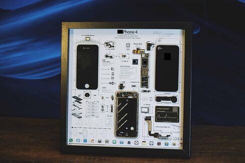 لوحة فنية جدارية مؤطرة لهاتف iPhone 4، شاشة هاتف ذكي مفككة، ديكور فني مصنوع يدويًا، هدية فريدة للرجال ومحبي الأدوات in Kuwait