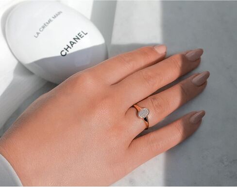Kobelli Oval Diamond Cluster Ring in Saudi Arabia
