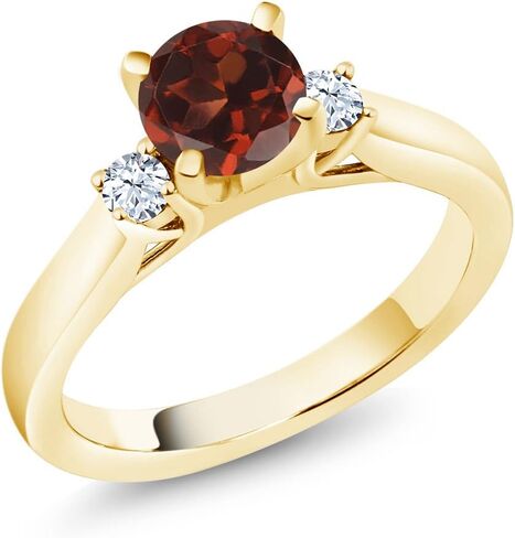 Gem Stone King 18K Yellow Gold Plated Silver Red Garnet 3-Stone Engagement Ring For Women | 1.22 Cttw | Round 6MM | Gemstone Birthstone | 3 Stone Wedding Engagement Anniversary Ring in Saudi Arabia