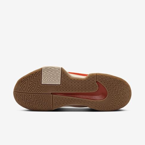 حذاء تنس GP Challenge Pro Premium للسيدات للملاعب الصلبة من Nike (FQ6992-103، سانددريفت/ذهبي معدني/بني متوسط ​​الصمغ/) مقاس 9 in Saudi Arabia