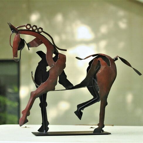 تمثال حصان مصنوع يدويًا من SunBlogs - ديكور ريفي فريد للمكتب والمنزل - منحوتة معدنية مرسومة يدويًا - هدية مثالية للحرف اليدوية لمحبي الخيول (بني) in Kuwait