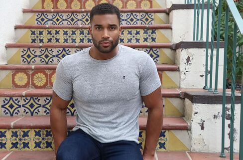The Argo Short-Sleeve Ribbed Shirt in Saudi Arabia