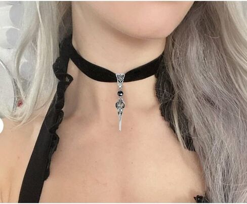 Gothic Black Velvet Goth Choker Necklace for Women,Cameo Black Choker Crow Skull Pendant Necklace Vintage Collar Skull Necklace Gothic Jewelry in Saudi Arabia