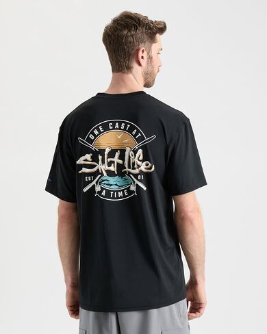 Salt Life Mens One Cast at a Time Short Sleeve Stretchy Fit Performance Pocket Tee in Saudi Arabia