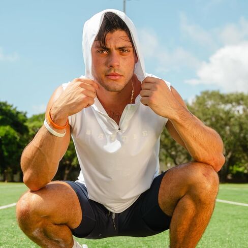 سترة بغطاء رأس بدون أكمام بسحاب ربع من Battle Sports، خفيفة الوزن للغاية، سريعة الجفاف، مطاطة في 4 اتجاهات in Saudi Arabia