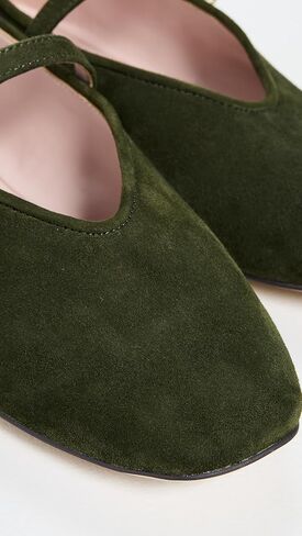 الابنة المفضلة للنساء من Margot Mary Jane Flats in Saudi Arabia