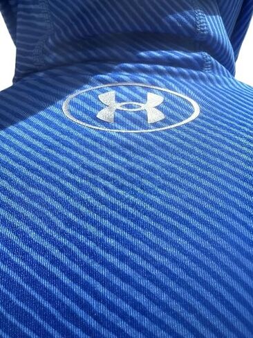 سترة بغطاء رأس مضغوطة مخططة للرجال من Under Armour، مقاس XL in Saudi Arabia