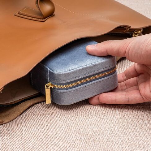 صينية عرض منظم مجوهرات مخملية متعددة المربعات مع سحاب حولها، حافظة حامل أقراط لحفلات الزفاف وأعياد الميلاد وعيد الحب (أزرق محيطي فاتح) in Kuwait