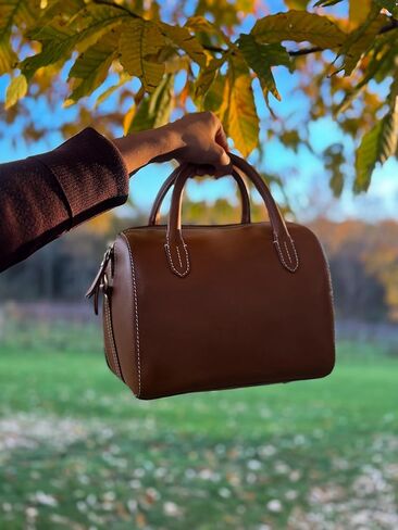 Smith & Wesson Barrel Bag – Concealed Carry Purse, Genuine Leather Crossbody & Wristlet Handbag with Secure CCW Compartment in Saudi Arabia