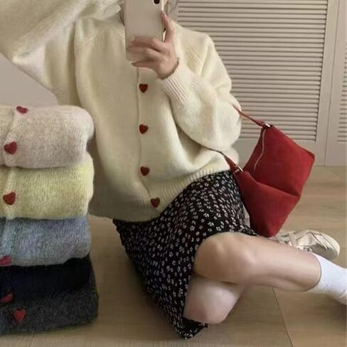 سترة صوفية منسوجة من Monkay للنساء بياقة دائرية مفتوحة من الأمام على شكل قلب وزر للأسفل ملابس ربيعية بأكمام طويلة in Kuwait