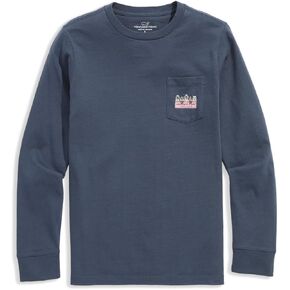 تي شيرت Vineyard Vines Boys Ghost Pups Logo Box بأكمام طويلة وجيب (طفل صغير/طفل كبير) in Saudi Arabia