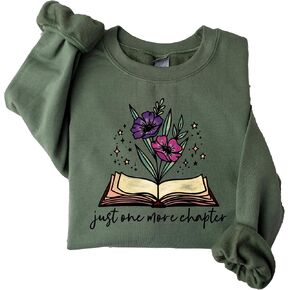سويت شيرت One More Chapter، رقبة مستديرة لمحبي الكتب، هدية الطالب الذي يذاكر كثيرا في الكتب، قميص أمين المكتبة، قميص القراءة، تي شيرت القراءة، قادة القراء in Kuwait