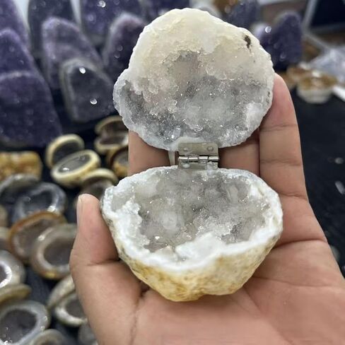 صندوق خاتم الجيود الكريستالي الطبيعي المبتكر، مجموعة فريدة من نوعها من حجر الكوارتز الكريستالي للشفاء من الأحجار الكريمة لتزيين المجوهرات، وعرض المجوهرات وهدية تذكارية للخطوبة والزفاف والذكرى السنوية in Saudi Arabia
