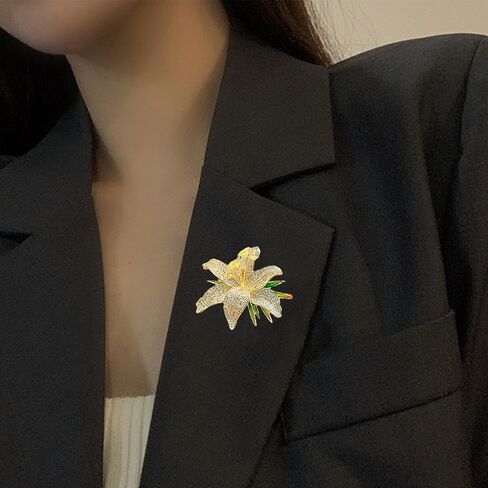 بروش زهرة الزنبق الفاخرة للنساء متألقة بالألماس الكامل دبوس الأزهار خمر فستان الزفاف طية صدر السترة المجوهرات in Kuwait