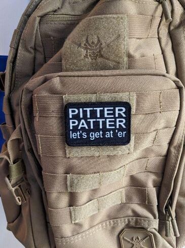 Pitter Patter Let's get at 'er Meme 2x3 بوصة رقعة معنوية قابلة للإزالة مع خطاف وحلقة خلفية باللونين الأبيض والأسود in Kuwait