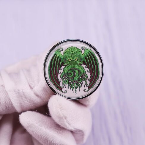 ح.ب. Lovecraft Cthulhu Necronomicon الرعب الكوني Mythos Great Old One 1.2" شارة المينا المثبته بالدبابيس in Saudi Arabia