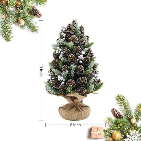 شجرة عيد الميلاد الريفية الصغيرة مع مخاريط الصنوبر والتوت الفضي وقاعدة الخيش، ديكور طاولة شجرة عيد الميلاد لتزيين طاولة عيد الميلاد (فضي) in Kuwait