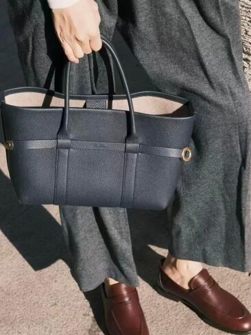 حقيبة يد جلدية نسائية، حقيبة كتف عصرية، 15.7 × 5.9 × 8.6 بوصة in Saudi Arabia