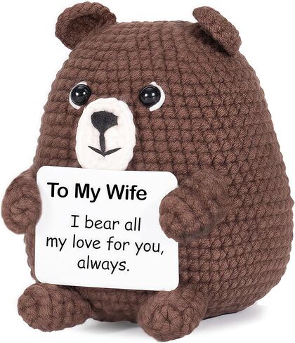 RovyFota هدية ملهمة للنساء - دب إيجابي مصنوع يدويًا من الكروشيه - رومانسي أحبك هدية له عيد ميلاد عيد الميلاد ديكور لطيف (لزوجي) in Kuwait