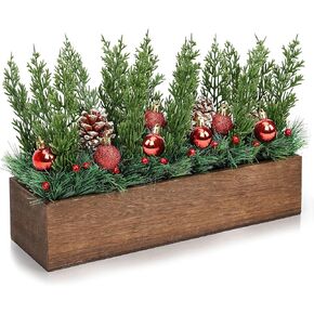 قطعة مركزية لطاولة الربيع، ترتيب المزرعة، فروع الصنوبر الأخضر الاصطناعي مع فروع الصنوبر في عيد الميلاد، قطع مركزية للتوت لقضاء عطلة رأس السنة الجديدة، ديكور المنزل (أحمر) in Kuwait