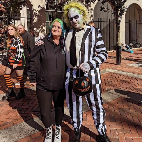 5 Pcs Black and White Striped Suit for Men Halloween Scary Cosplay Costume with Wig in Saudi Arabia