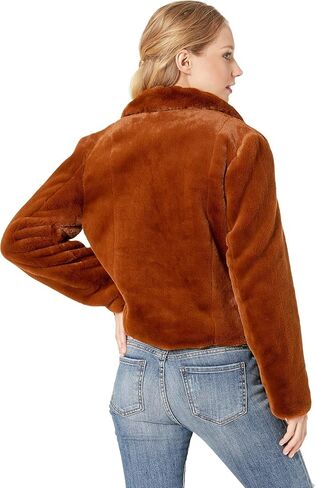 سترة نسائية قصيرة من الفرو الصناعي من BLANKNYC in Kuwait