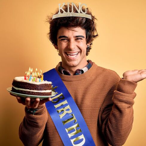 CUBACO عيد ميلاد الملك تاج ووشاح للرجال، هدايا عيد ميلاد للرجال، زينة عيد ميلاد ذهبية للرجال النساء معدن كريستال تاج تيارا للنساء الرجال مناسبة حفلة عيد ميلاد (ذهبي أسود) in Kuwait