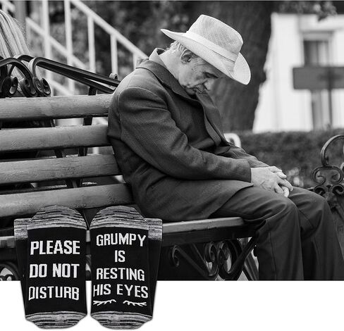 زوجان من الجوارب هدية Grumpy Grandpa - إذا كنت تستطيع قراءة هذا، فإن Grumpy يستريح عينيه - حداثة عيد الميلاد وأعياد الميلاد in Saudi Arabia