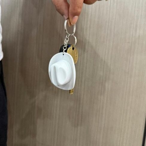 2pcs Cowboy Hat Texas Style Bottle Opener Keychain, available in three colors to create your personalized style. (White) in Saudi Arabia