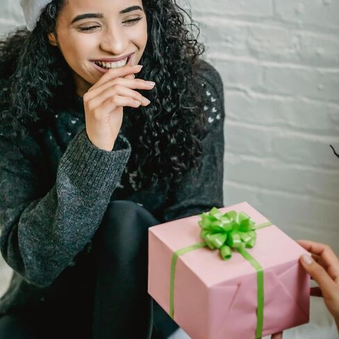 سوار مطاطي من العقيق الأحمر والأبيض على شكل عين القطة مصنوع من الكريستال الطبيعي، هدية عيد ميلاد للجنسين للرجال والنساء in Kuwait
